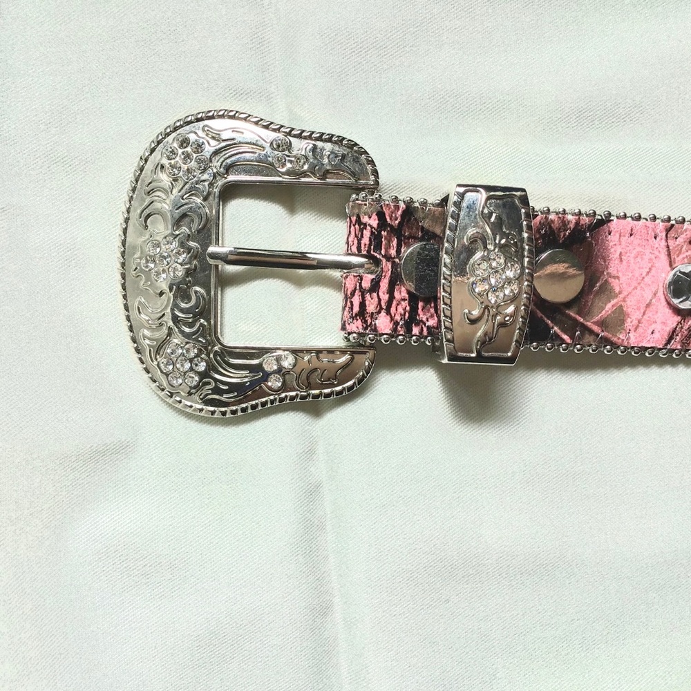 Pink camouflage belt